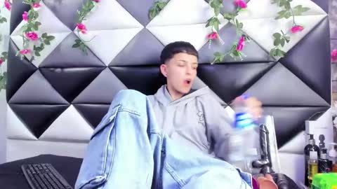 megan_thompsonn_ online show from October 28, 2:37 am