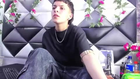 megan_thompsonn_ online show from October 29, 2:25 am