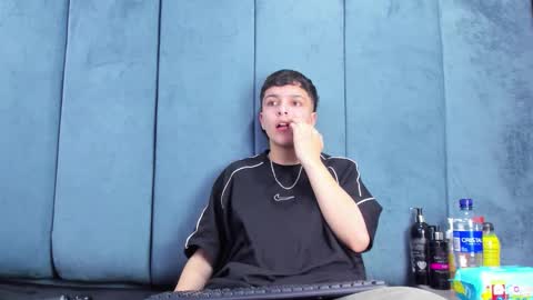 megan_thompsonn_ online show from March 25, 2:17 am