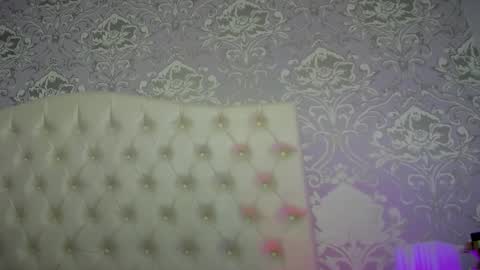 Snapshot of megan_tower chatting on June 4, 7:31 pm megan_tower online show from June 4, 7:31 pm