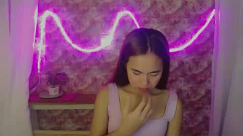 Snapshot of megan_younng chatting on March 17, 7:50 pm MEGAN online show from March 17, 7:50 pm