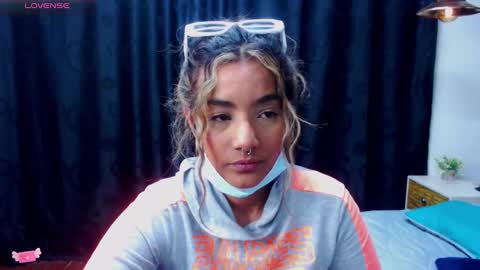 M E G A N   online show from December 8, 6:50 pm