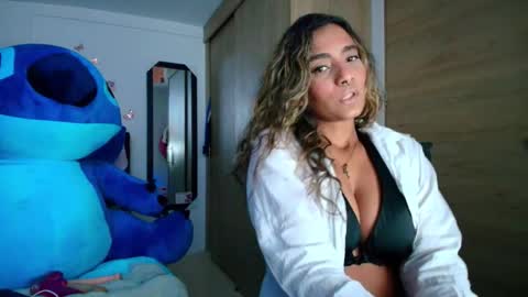 M E G A N   online show from November 27, 4:47 am