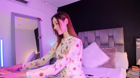 Emma Cyrus online show from January 17, 2:05 am