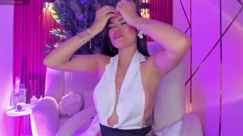Snapshot of meganfox9 chatting on May 20, 4:02 pm Megan Nice to meet you online show from May 20, 4:02 pm