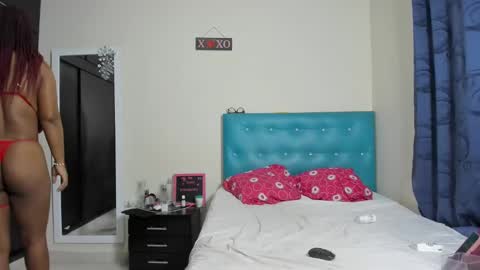 Snapshot of meganhotxx2 chatting on January 9, 7:21 am megan        online show from January 9, 7:21 am