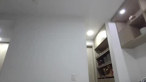 Snapshot of meganhotxx2 chatting on January 16, 3:45 am megan        online show from January 16, 3:45 am