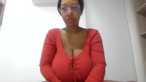 Snapshot of meganhotxx2 chatting on January 23, 5:13 am megan        online show from January 23, 5:13 am