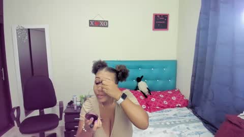 Snapshot of meganhotxx2 chatting on February 19, 2:55 am megan        online show from February 19, 2:55 am