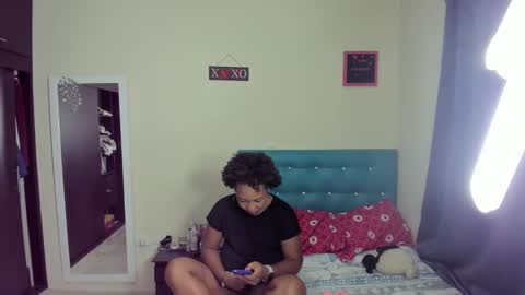 Snapshot of meganhotxx2 chatting on February 20, 2:51 am megan        online show from February 20, 2:51 am