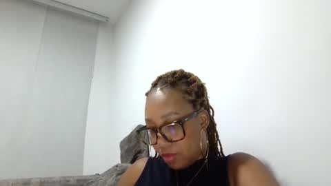 megan        online show from April 1, 1:06 am