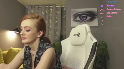 Snapshot of meganiex chatting on March 10, 8:37 am MeganieX online show from March 10, 8:37 am