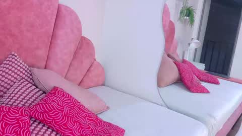 Snapshot of meganlovee__ chatting on May 28, 2:42 am MEGAN online show from May 28, 2:42 am