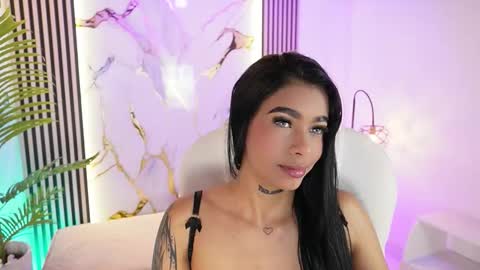 Megan Lowell online show from November 29, 7:50 pm