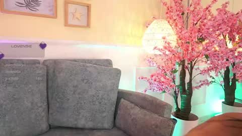 Megan Lowell online show from April 22, 7:37 pm