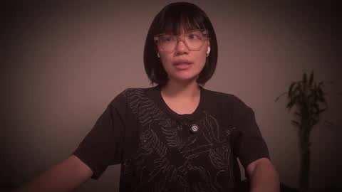 Snapshot of meganmei666 chatting on November 19, 3:17 am for more 3 online show from November 19, 3:17 am