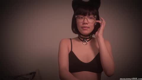 Snapshot of meganmei666 chatting on December 2, 2:50 am for more 3 online show from December 2, 2:50 am