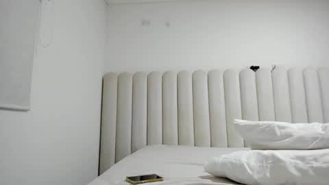 meganmir1 online show from April 1, 6:58 am