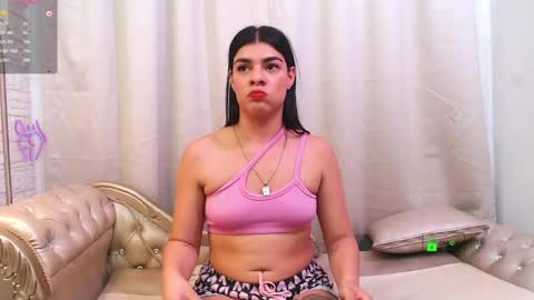 Snapshot of meganmistress_ chatting on January 17, 3:22 pm MeganM online show from January 17, 3:22 pm