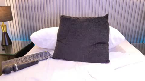 Megan  online show from April 21, 1:42 am