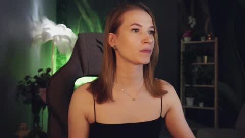 Snapshot of meganrodgers chatting on May 12, 5:32 pm megan online show from May 12, 5:32 pm
