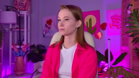 Snapshot of meganrodgers chatting on June 8, 5:35 pm megan online show from June 8, 5:35 pm