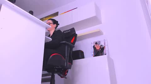 Megan online show from December 21, 9:15 pm