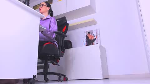 Megan online show from February 2, 10:39 pm