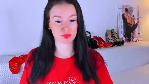 Snapshot of meganstones chatting on June 5, 8:03 pm Megan online show from June 5, 8:03 pm