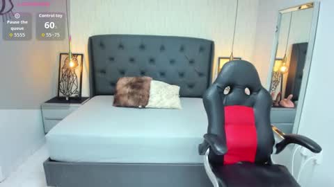 Snapshot of meganzarick chatting on October 17, 8:22 pm M E G A N online show from October 17, 8:22 pm