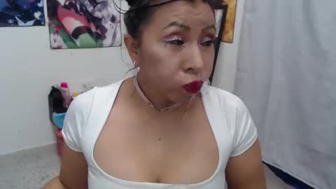 Snapshot of megara_love chatting on April 25, 3:20 pm megara_love online show from April 25, 3:20 pm