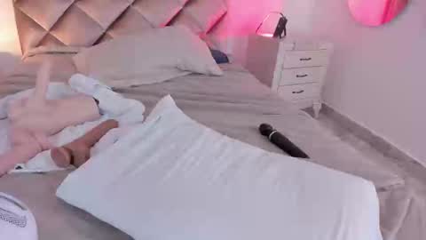 M E G A R A online show from January 7, 7:42 am