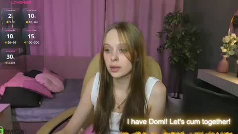 Snapshot of megg_ryan chatting on July 19, 9:24 am megg_ryan online show from July 19, 9:24 am