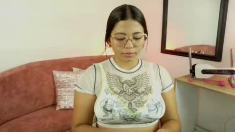 Snapshot of meggan_greey chatting on June 15, 12:13 am Your best slave online show from June 15, 12:13 am