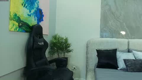 Snapshot of meggan_luxx chatting on August 3, 11:05 am MEGGAN LUXX online show from August 3, 11:05 am