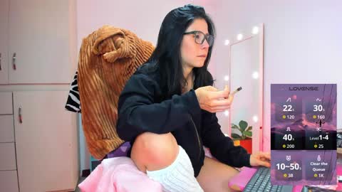 Snapshot of megganjobs chatting on May 27, 2:30 am Juli online show from May 27, 2:30 am