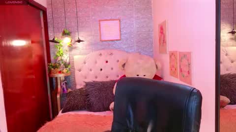 Meghan online show from December 2, 2:50 am