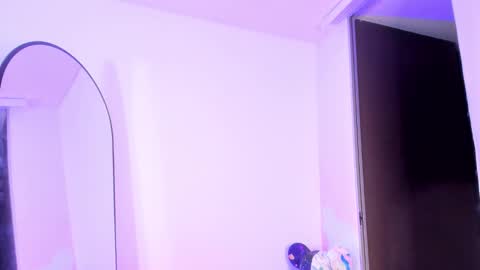 Snapshot of meghanallen_ chatting on October 21, 1:06 am meghanallen_ online show from October 21, 1:06 am