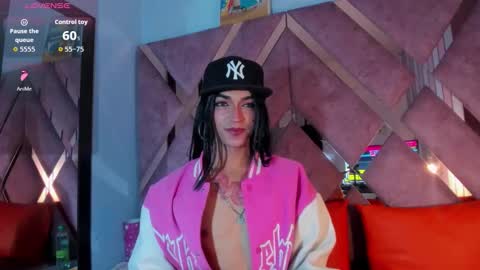 meghanqueen__ online show from February 17, 4:09 am