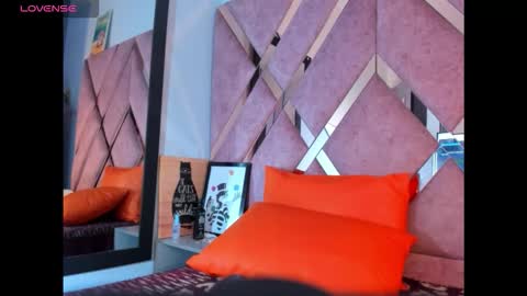 meghanqueen__ online show from March 18, 6:16 am