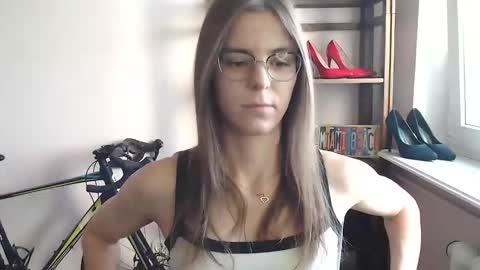 Snapshot of megi_erotic chatting on June 6, 6:29 am Megi online show from June 6, 6:29 am