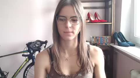 Snapshot of megi_erotic chatting on June 13, 6:44 am Megi online show from June 13, 6:44 am