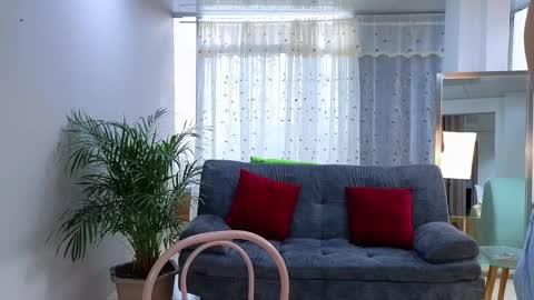 Mei online show from February 7, 7:49 pm