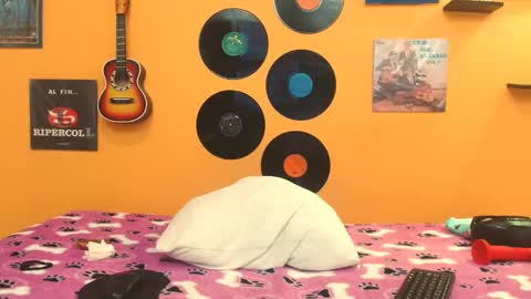 Snapshot of meisevil77 chatting on September 13, 3:17 am MEIS online show from September 13, 3:17 am