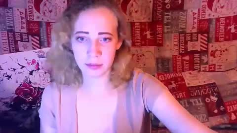 Snapshot of mel_mellie chatting on March 12, 8:52 pm Mel Mellie online show from March 12, 8:52 pm