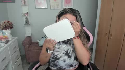 Melaany  online show from March 12, 1:50 pm