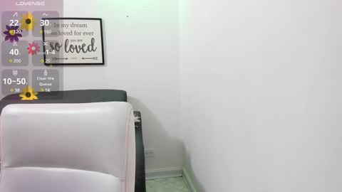 Snapshot of melan_owen chatting on January 15, 11:00 am melan_owen online show from January 15, 11:00 am