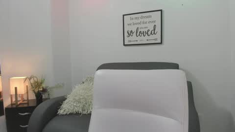 Snapshot of melan_owen chatting on January 24, 10:53 am melan_owen online show from January 24, 10:53 am