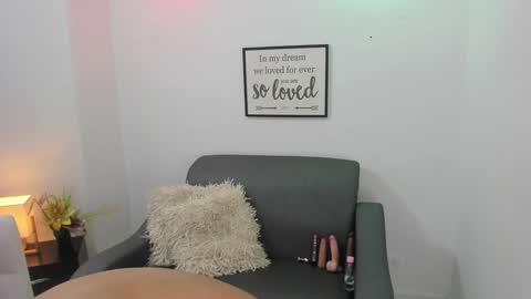 Snapshot of melan_owen chatting on February 3, 11:09 am melan_owen online show from February 3, 11:09 am