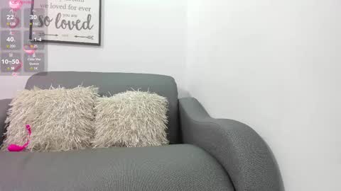 Snapshot of melan_owen chatting on February 14, 10:49 am melan_owen online show from February 14, 10:49 am